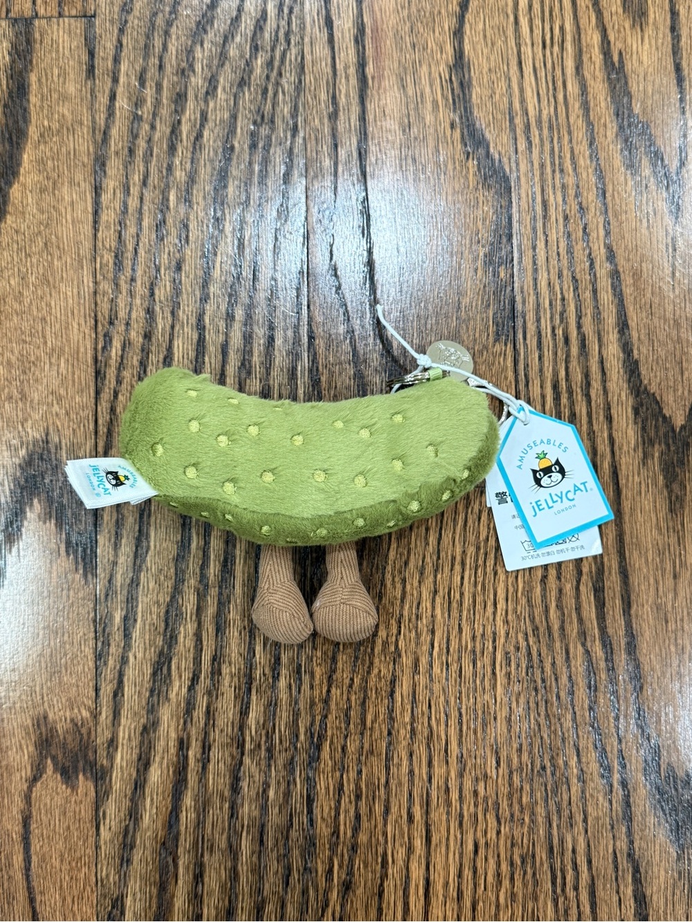 Jellycat Amuseables Pickle Bag Charm Plush Keyring - Light Green & Tan - Picture 3 of 5